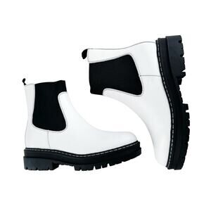 Marc Fisher LTD Patrick Women White Ankle Boot Size 8.5 Chelsea Lug Sole New